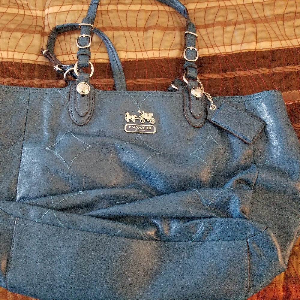 Purses - Picture 2 of 7
